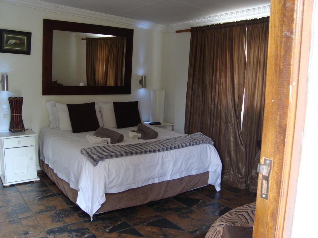 44 On Ennis Guest Lodge And Restaurant - No Load Sheddding Ermelo Quarto foto